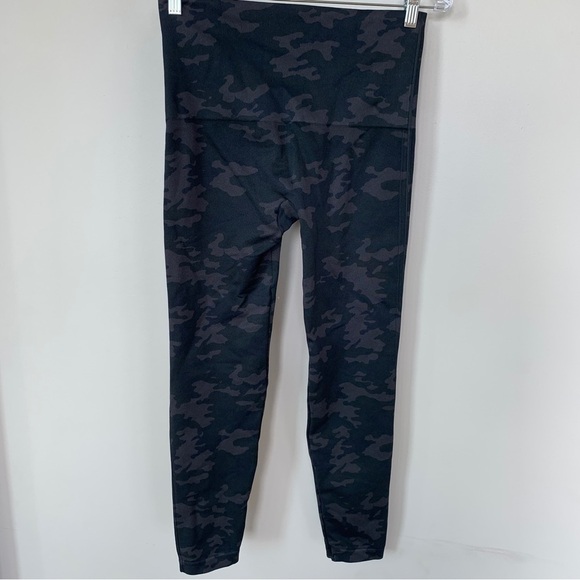 Spanx Camo Leggings Size XL - Picture 2 of 8